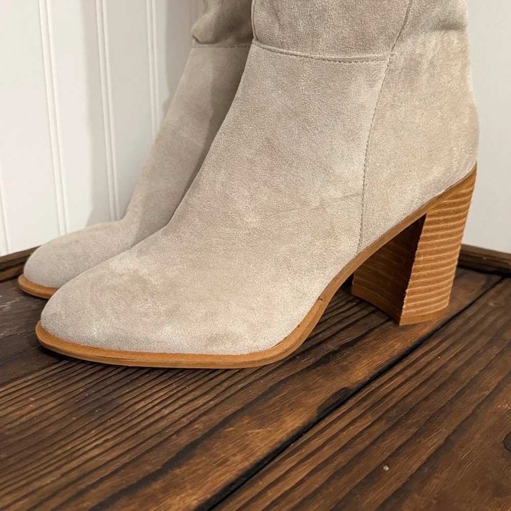 NWT Vici Saint Soft Sueded Tan Block Heel Knee-High Boots